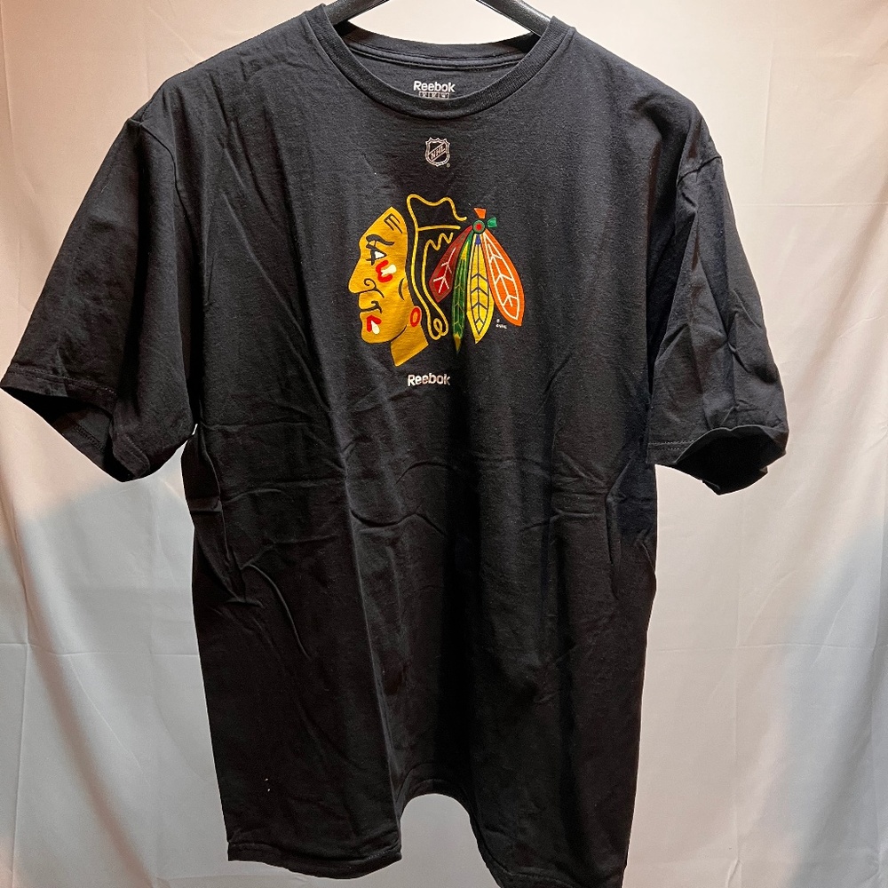 REEBOK CHICAGO BLACKHAWKS MENS T SHIRT (XL)